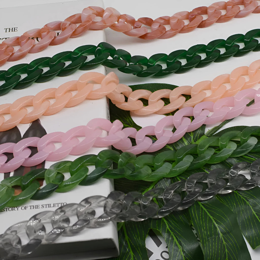 Acrylic bag chain shoulder strap in black, broken ring measuring 20cm x 30cm, plastic material