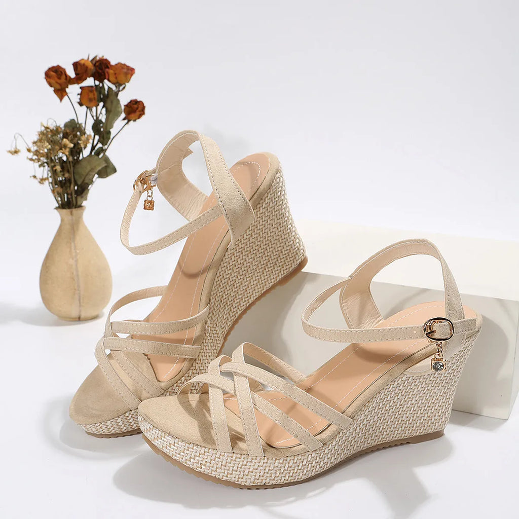 Women's wedge sandals with cloth upper and fish mouth toe design in black and white