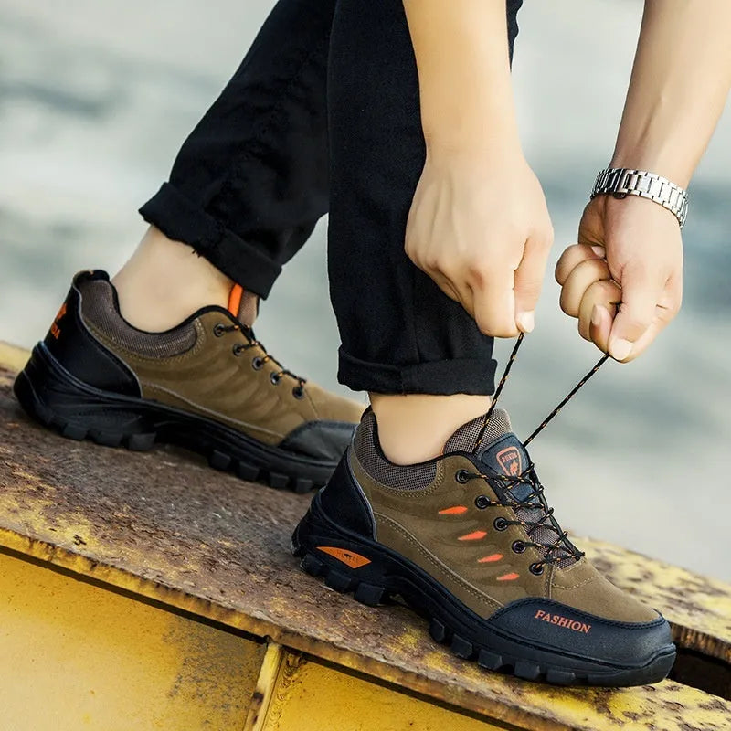 Men's suede hiking sneakers mid-top design with lace-up closure and platform rubber sole