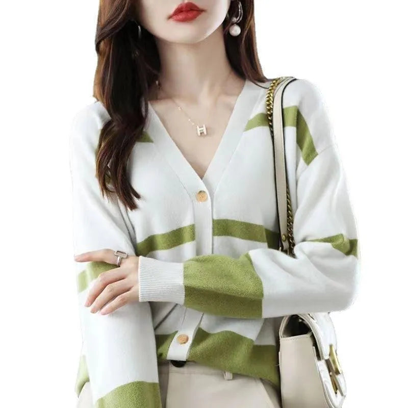 Striped women's cardigan with 3D pattern effect and V-neck in slim fit