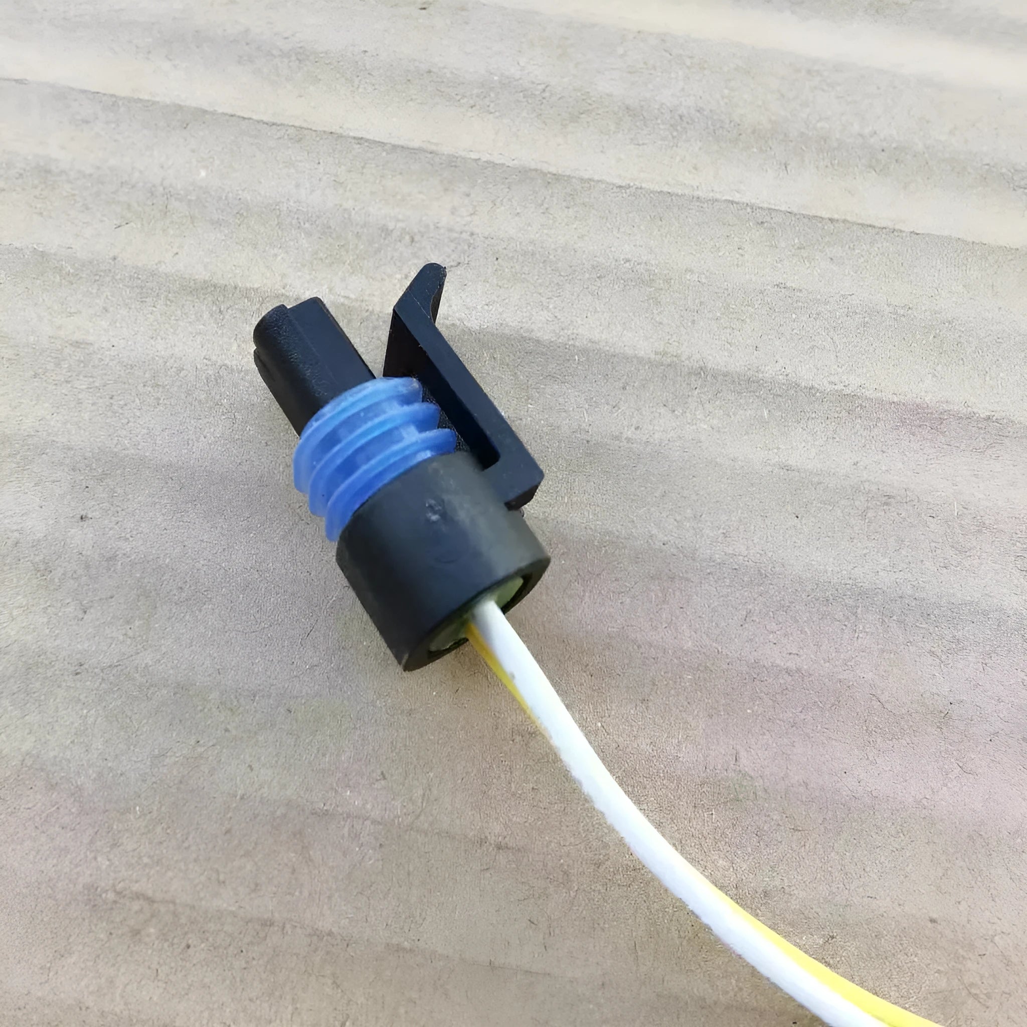 ACDelco automotive water temperature sensor plug for engine coolant temperature sensor replacement