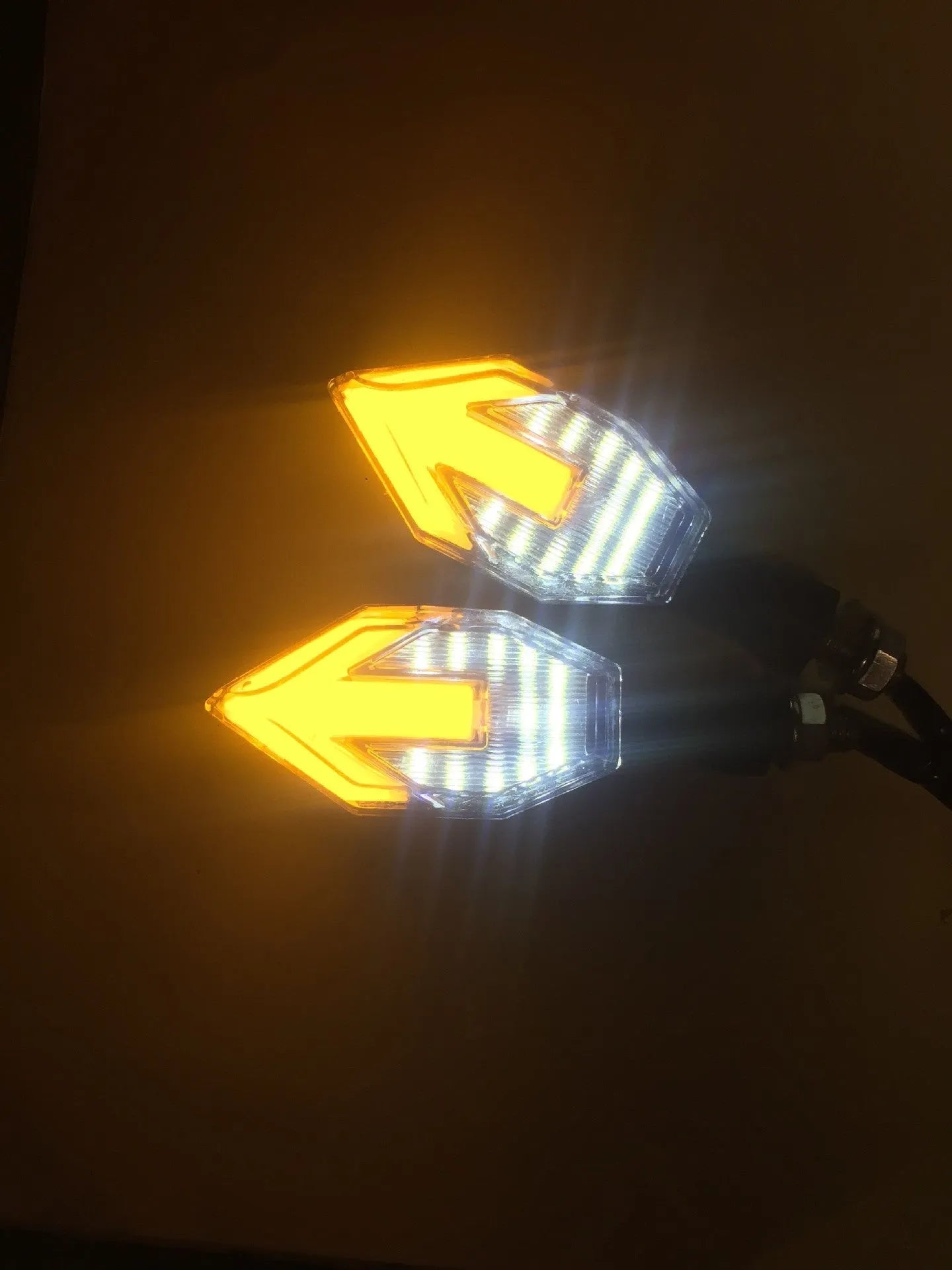 Arrow-shaped motorcycle directional signal lamp with LED lighting for 12v vehicle systems