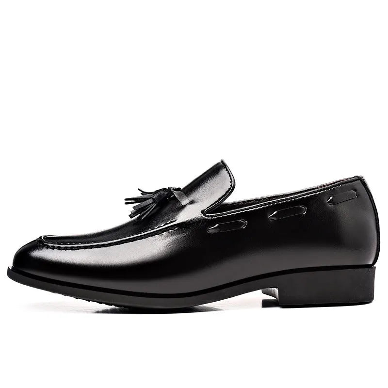 Men's low heel pointed toe leather shoes in black with patent finish and rubber sole