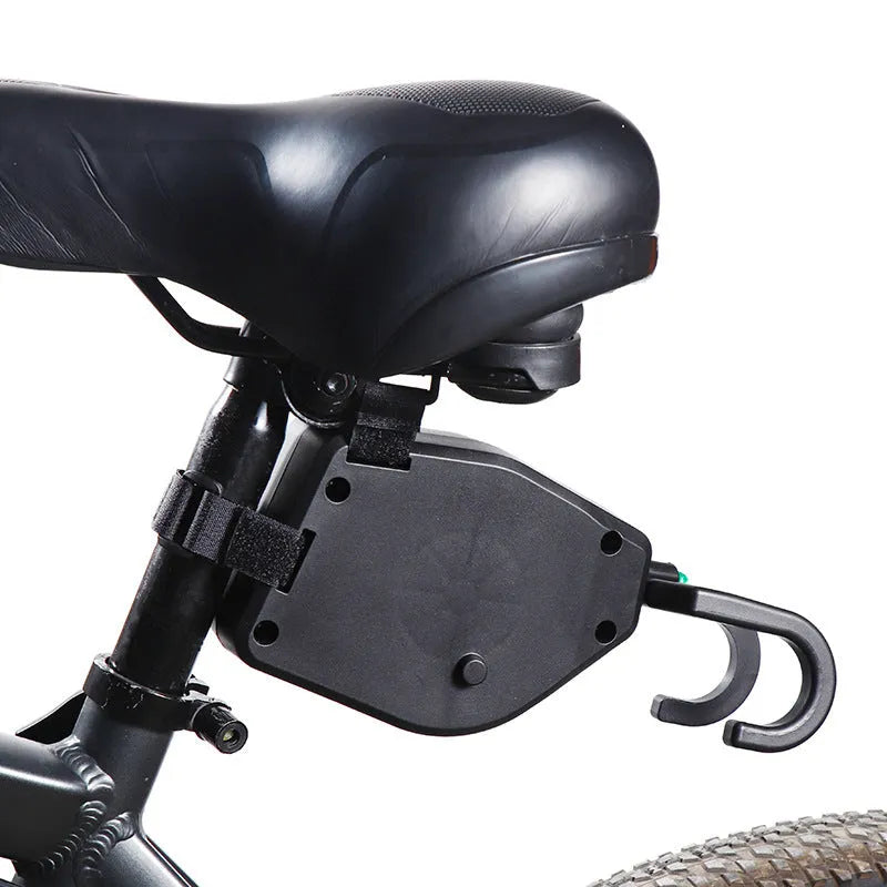 Black bike trailer tow rope with carabiner hooks for child carrier attachment