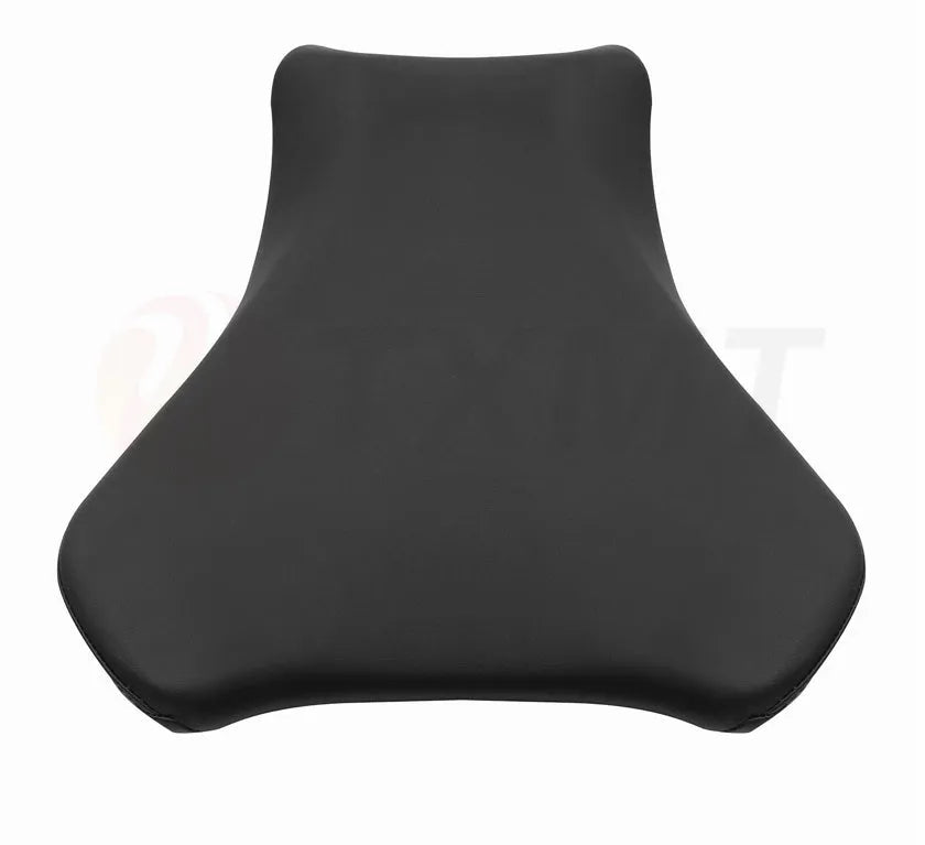 Suzuki GSXR1000 motorcycle with black PU leather seat covers installed on front and rear seats.