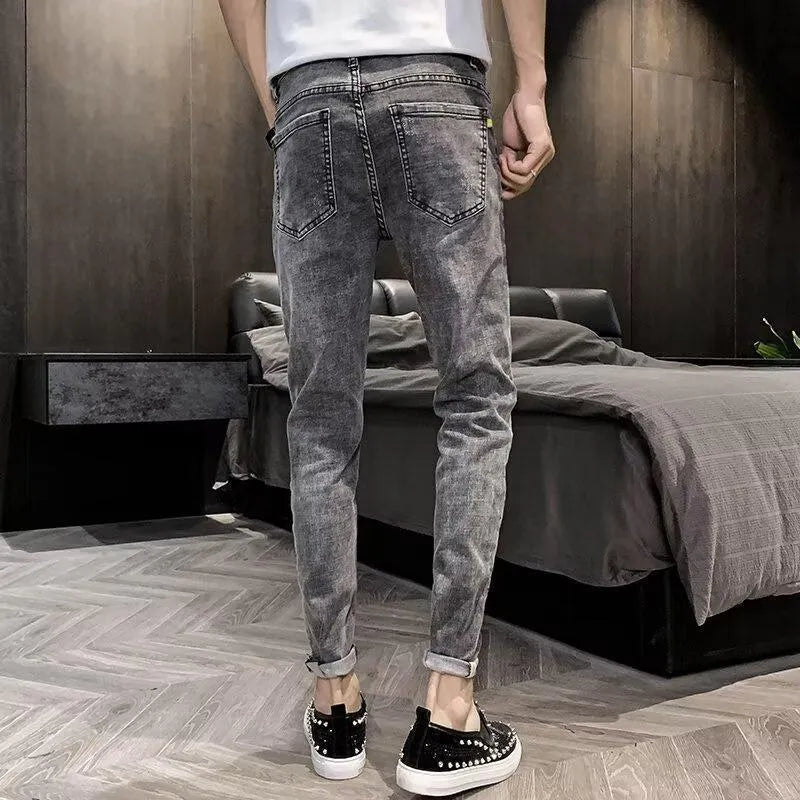 Men's high-waisted denim jeans with button fly in picture colour