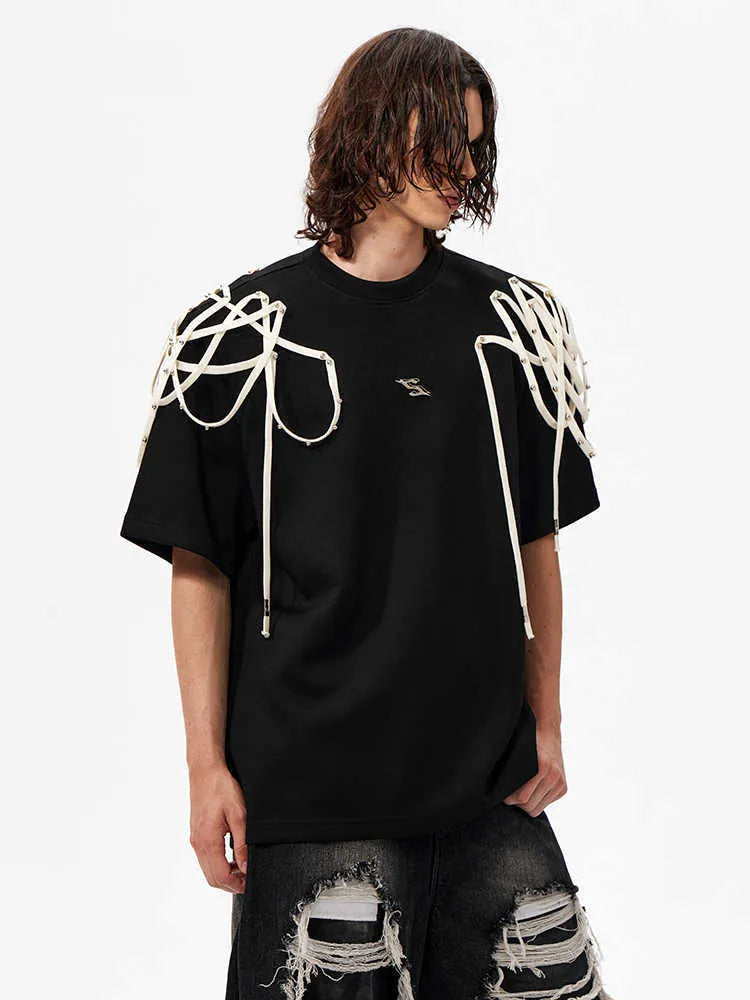 Black loose fit short-sleeved T-shirt with padded shoulder rivet ribbon detail