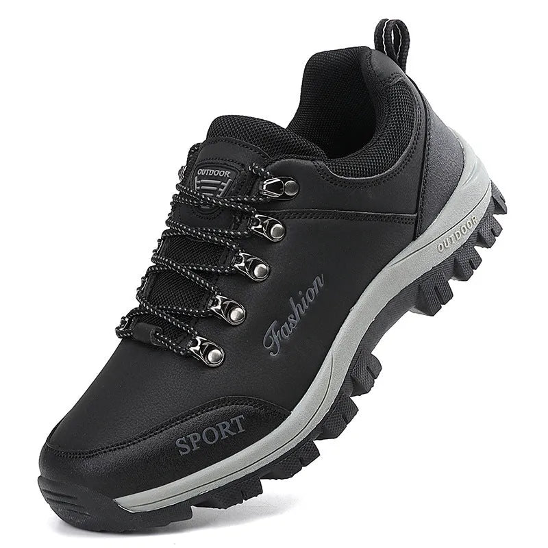 Non-slip men's casual outdoor shoes in army green with lace-up closure