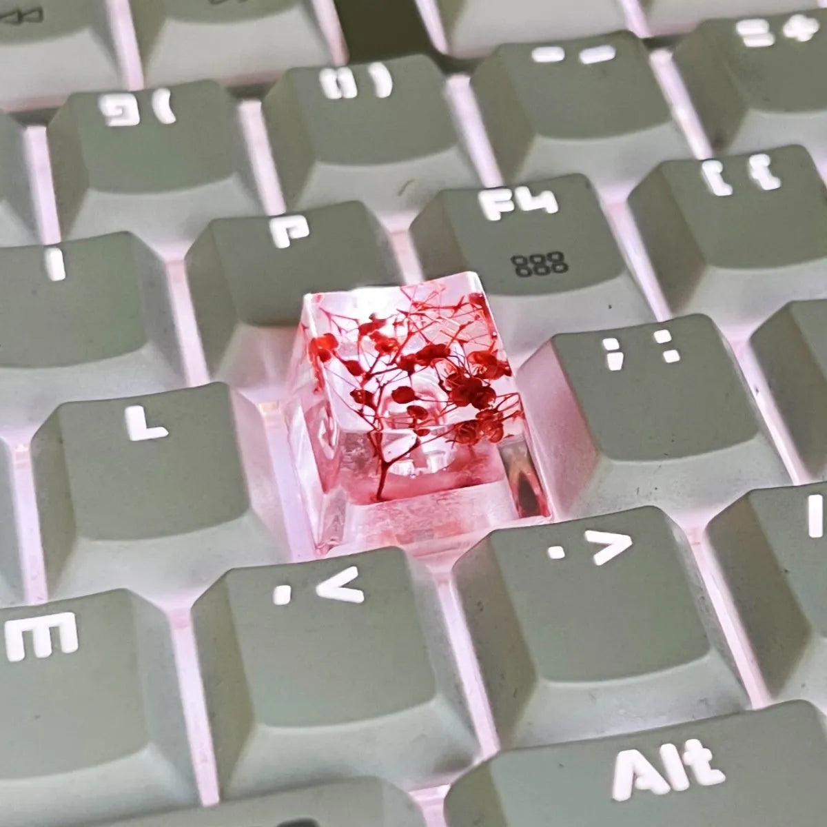 Resin transparent starry sky keycap with glitter particles on mechanical keyboard switch