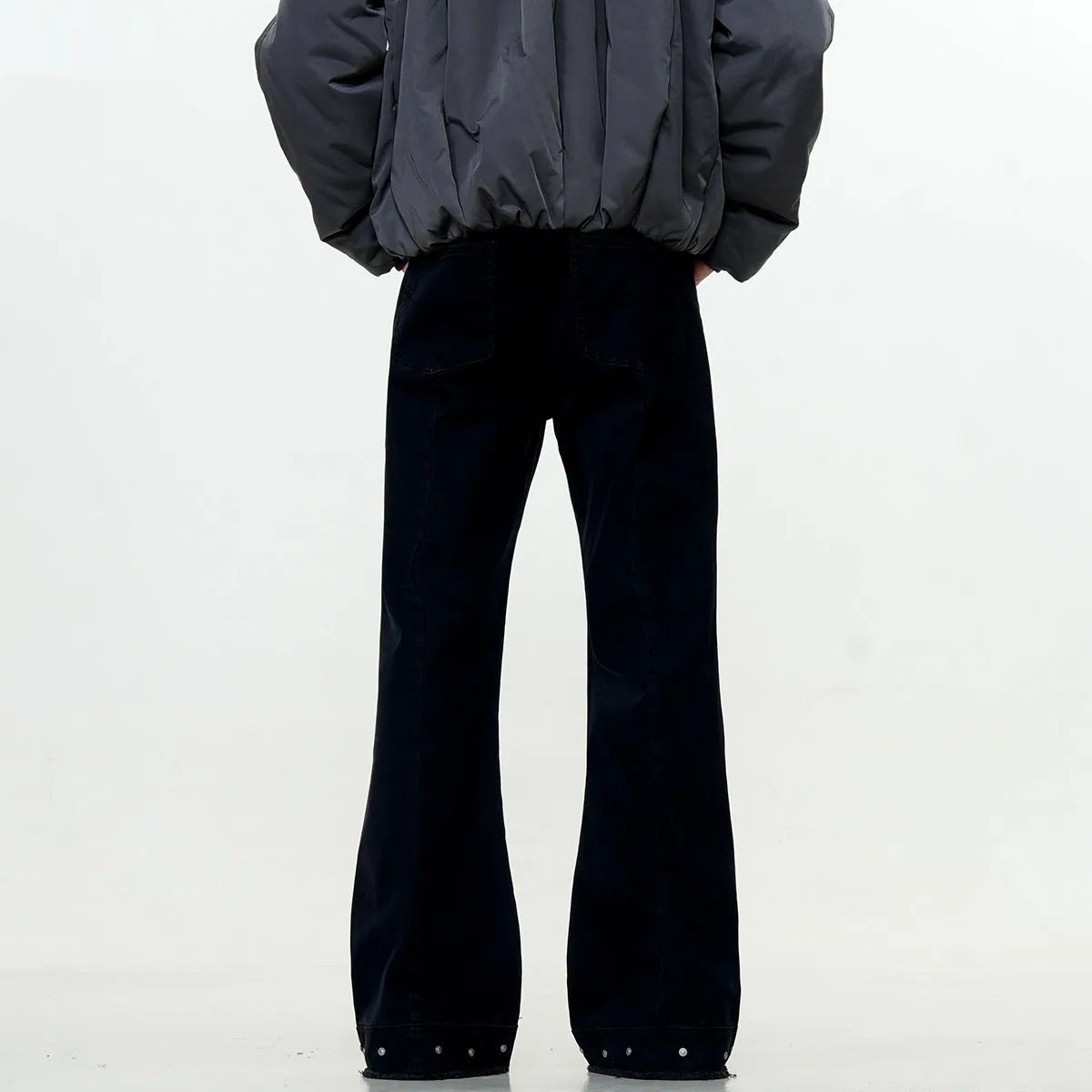 American retro straight-leg skinny jeans in cotton with horn-style leg opening and zipper fly