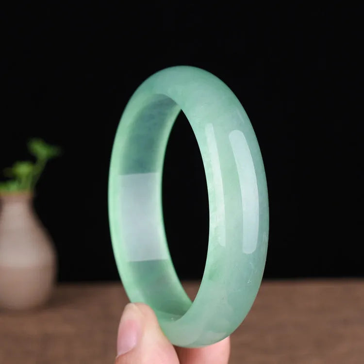 Quartz rock jade bracelet for women in cyan light green with modern simplicity design