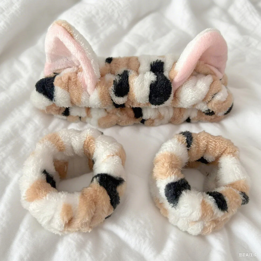 Girl cat ears washing face hair band set in plaid cloth, three pieces including headband, in leopard print colour