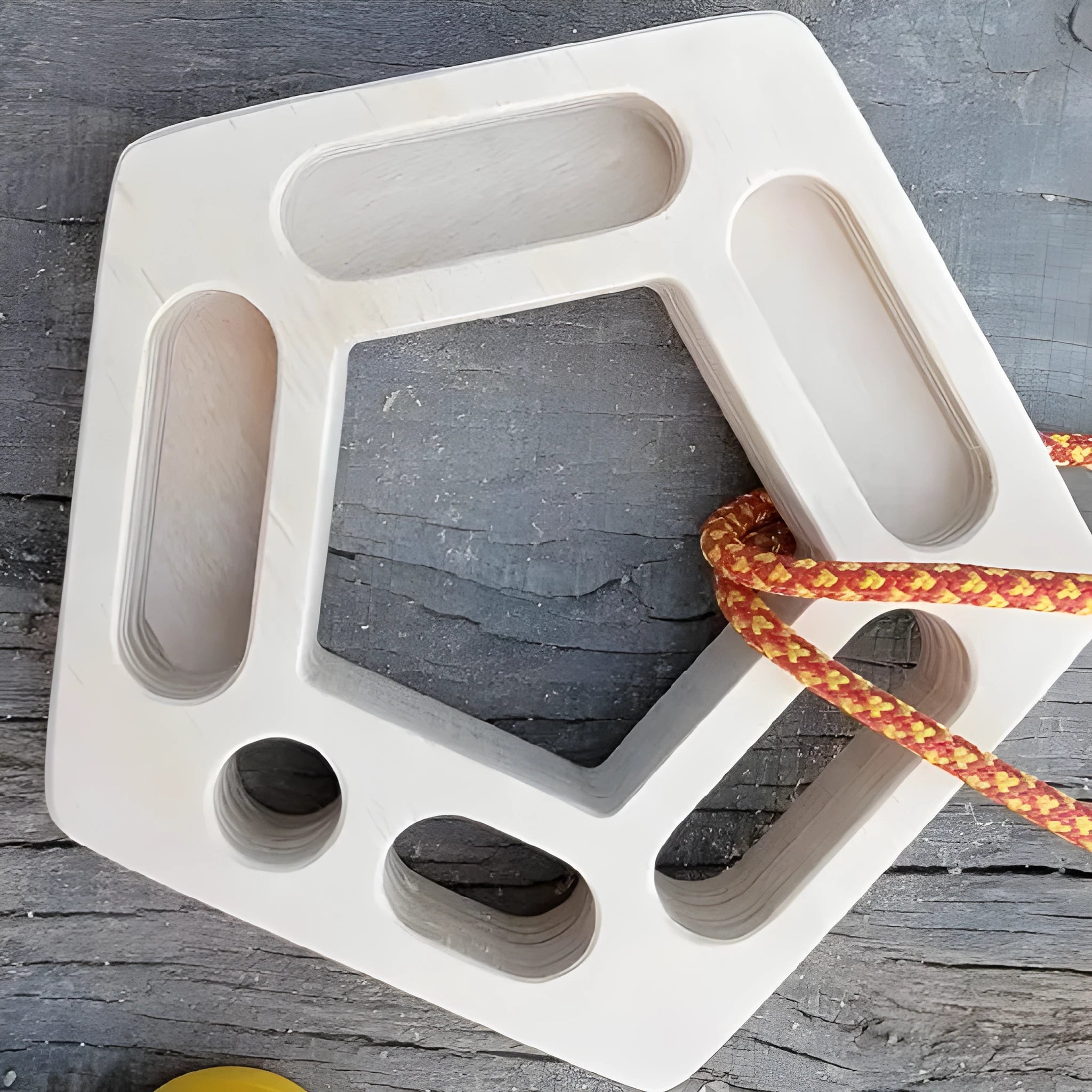 Birch climbing board finger force plate showing 20cm dimensions and wooden construction