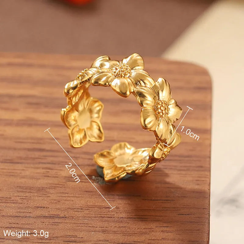 Natural stone geometric ring with quadrilateral motif on electroplated alloy base in retro style