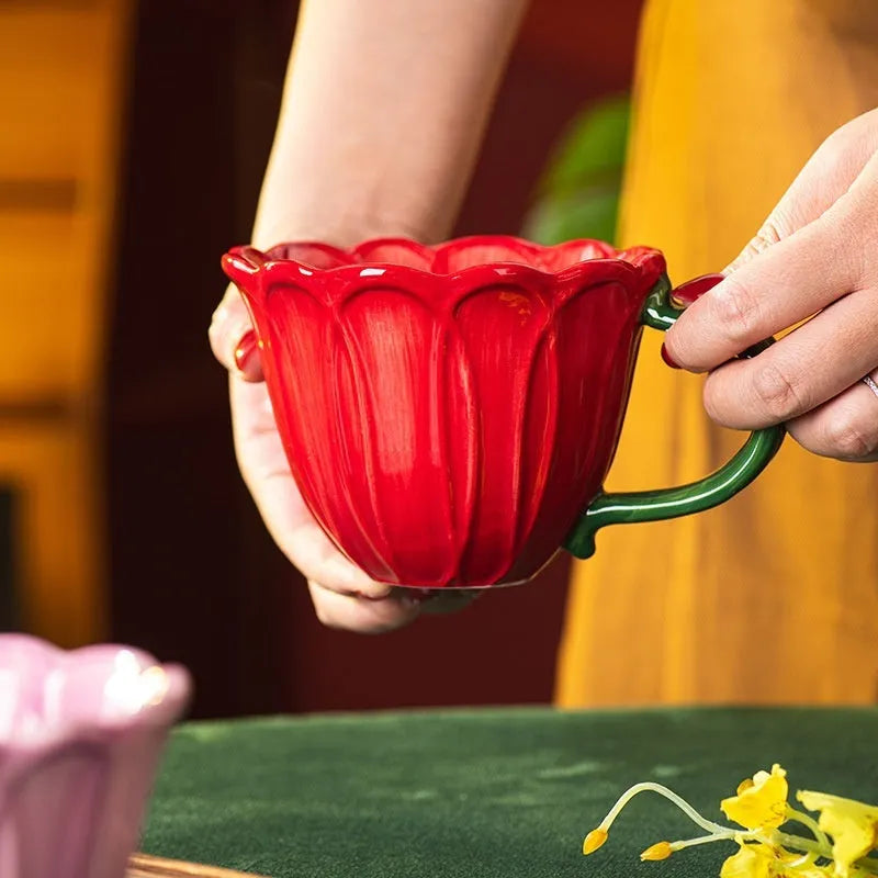 Ceramic breakfast cup with floral pattern, 500ml capacity, in red, purple, or mixed set colours.