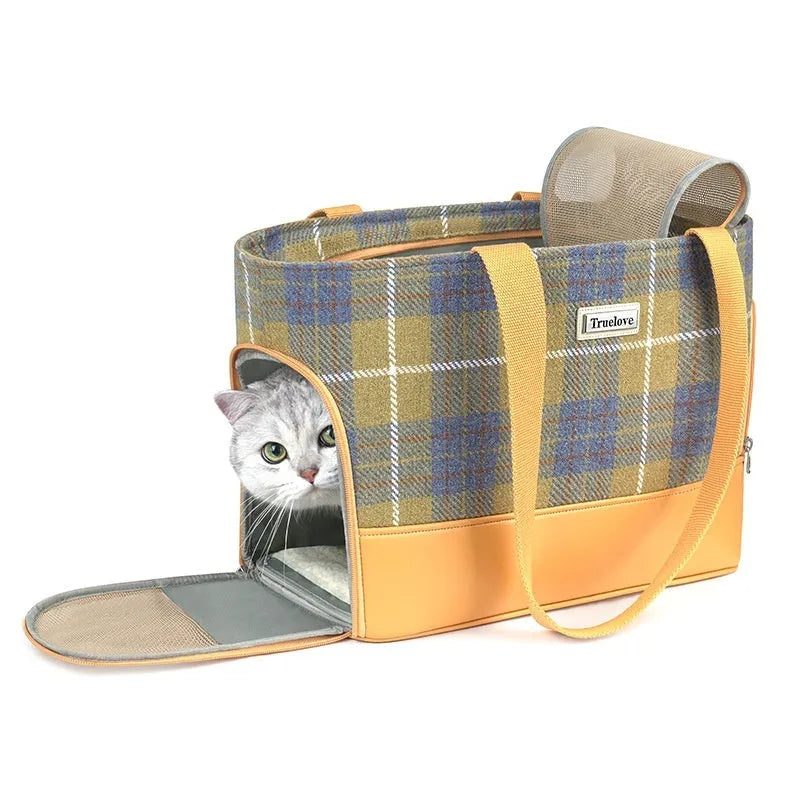 Portable capsule pet backpack for cats and small dogs with breathable design