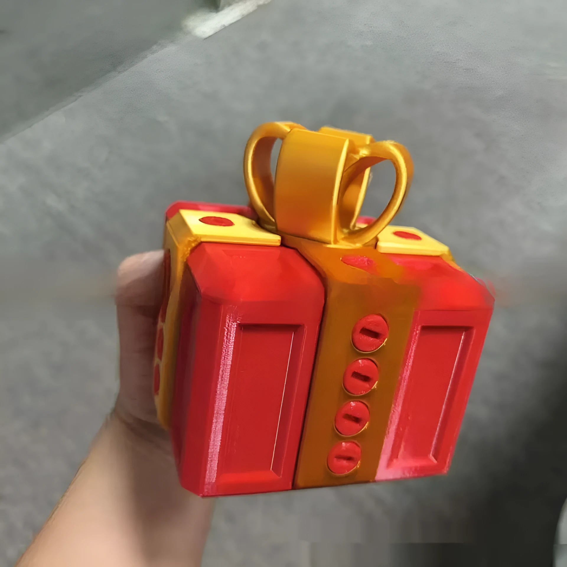 Christmas spoof middle finger gift box, 5cm plastic novelty toy in black and gold